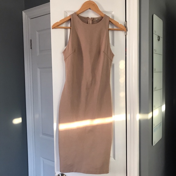 Formal dress - Picture 1 of 1